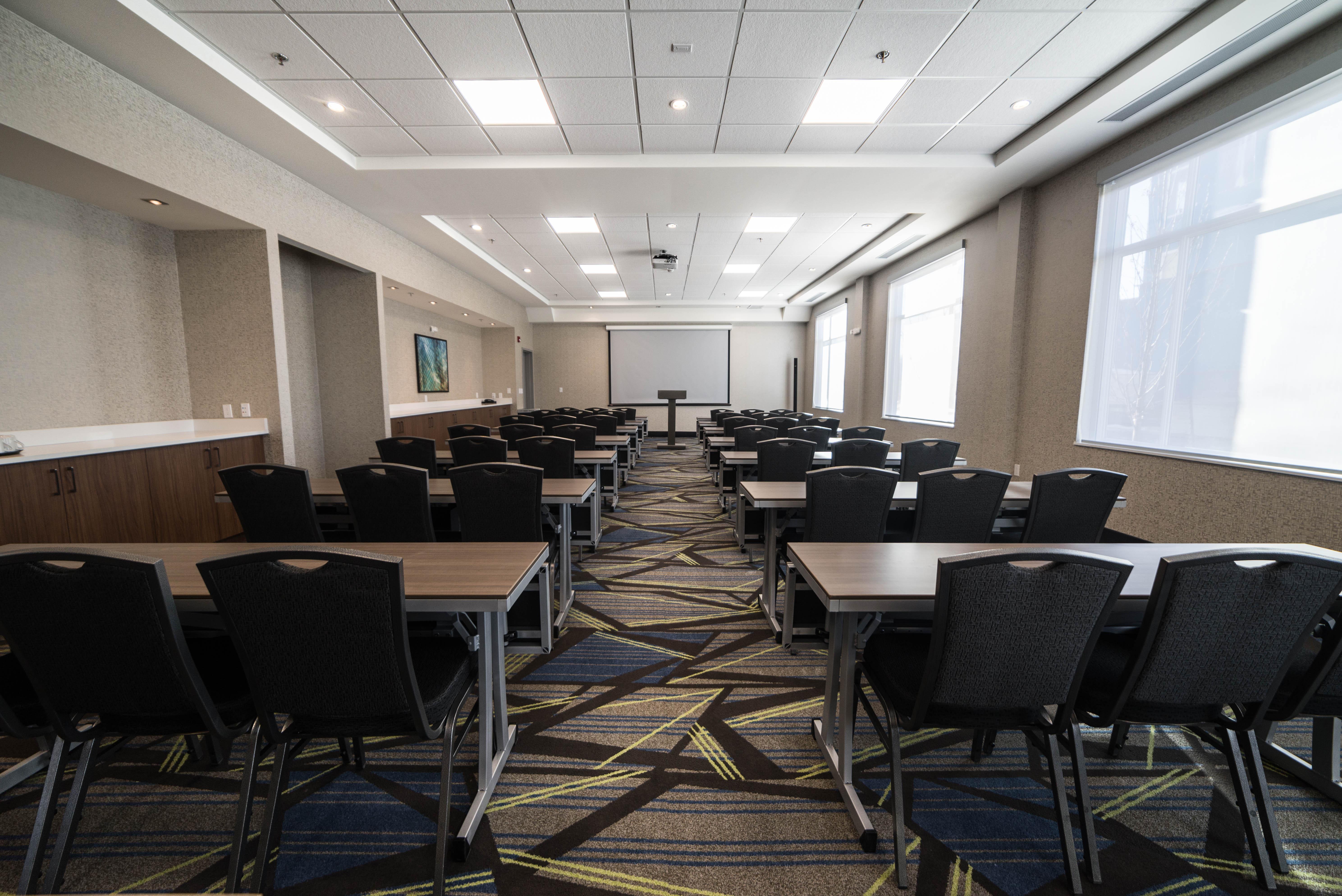 Holiday Inn Express & Suites - West Edmonton-Mall Area By Ihg Bagian luar foto