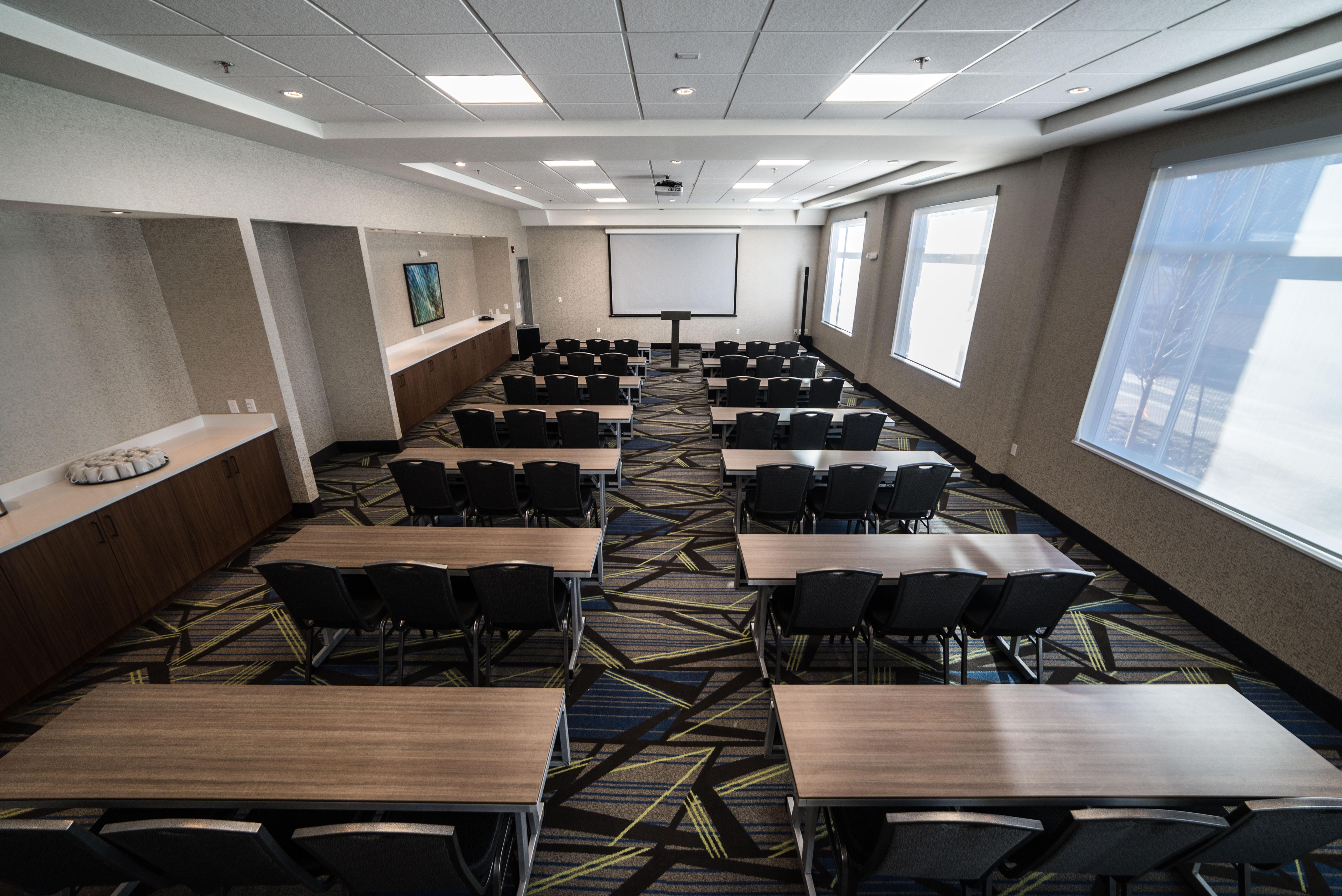 Holiday Inn Express & Suites - West Edmonton-Mall Area By Ihg Bagian luar foto
