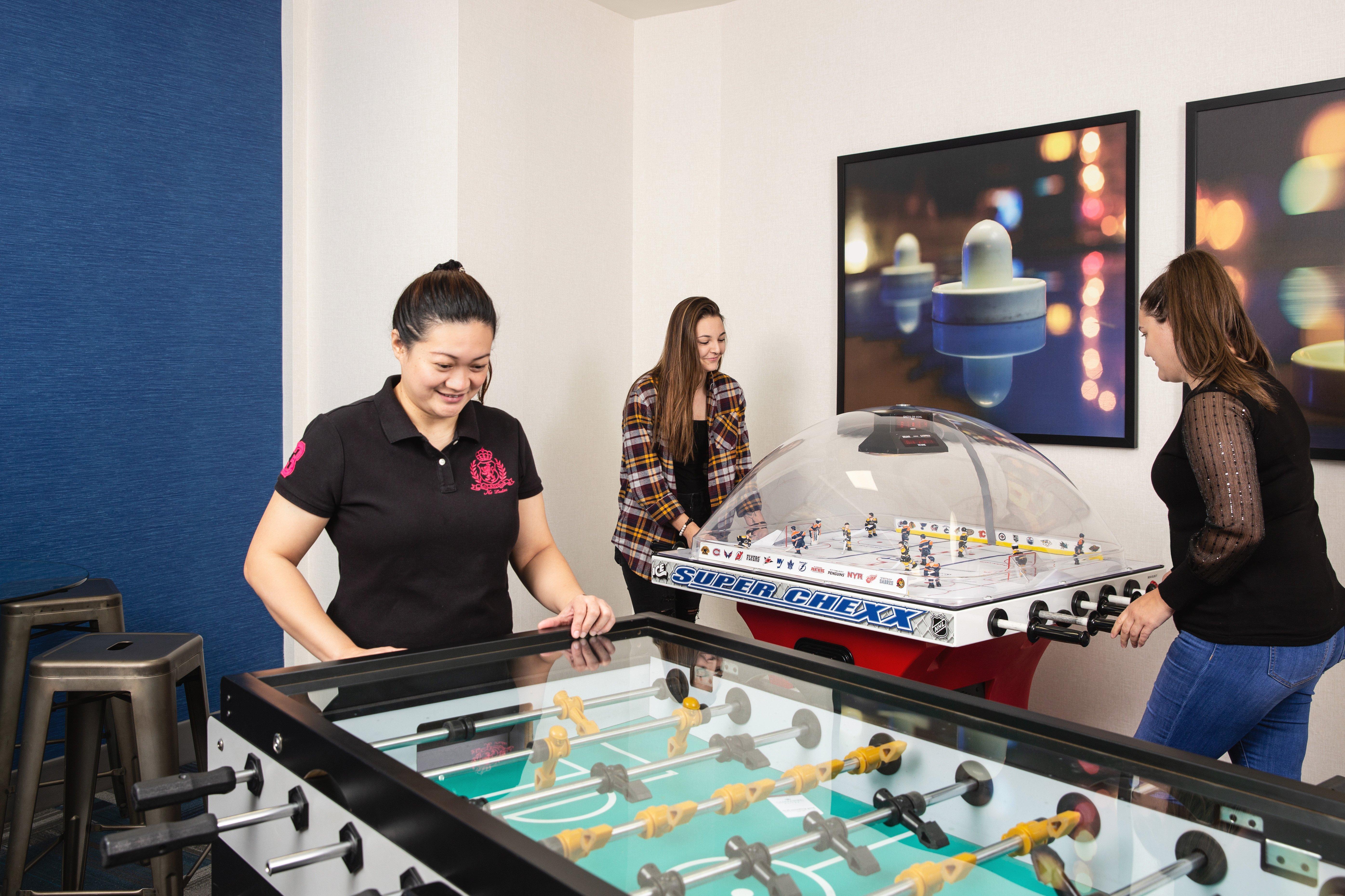 Holiday Inn Express & Suites - West Edmonton-Mall Area By Ihg Bagian luar foto