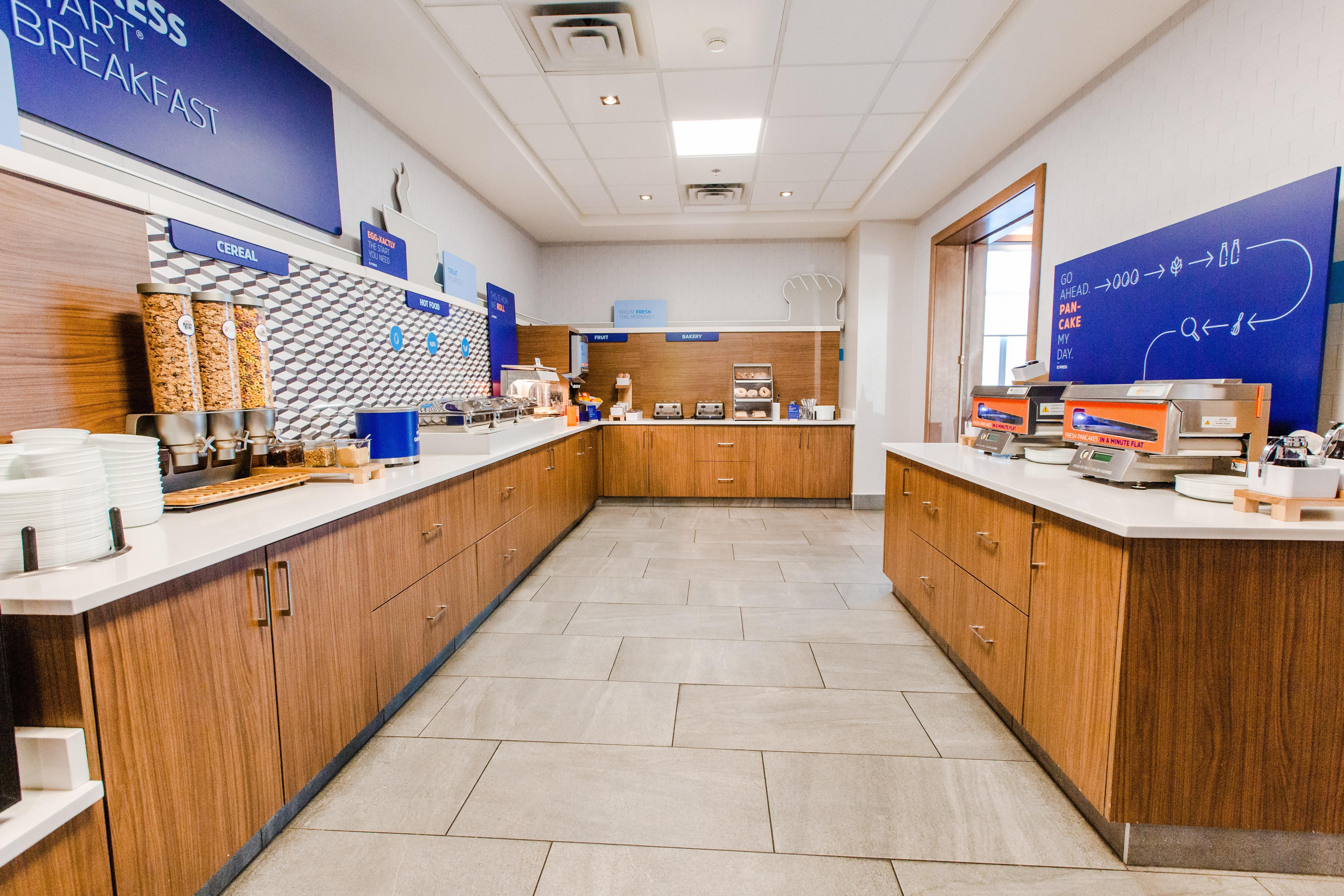 Holiday Inn Express & Suites - West Edmonton-Mall Area By Ihg Bagian luar foto