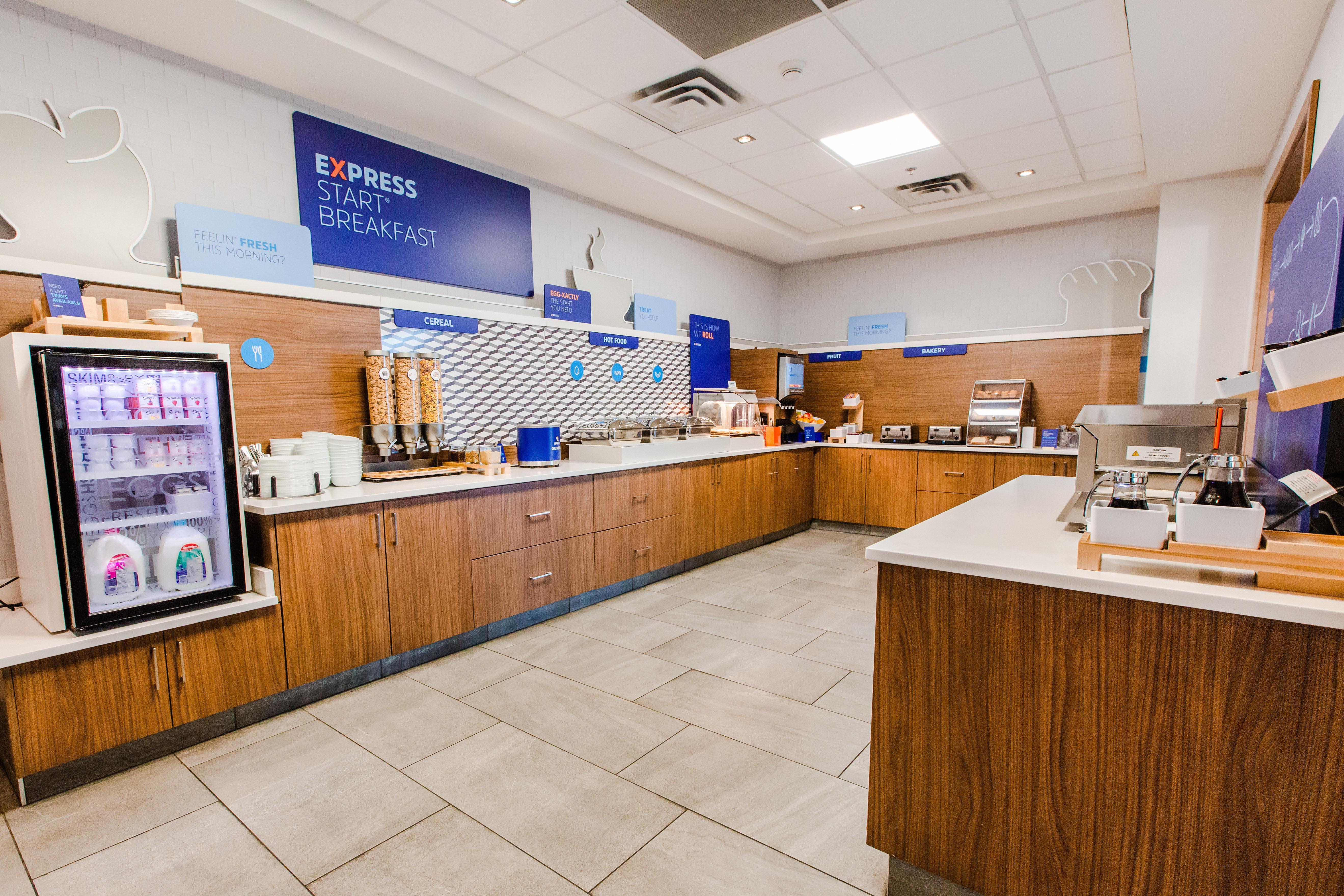 Holiday Inn Express & Suites - West Edmonton-Mall Area By Ihg Bagian luar foto