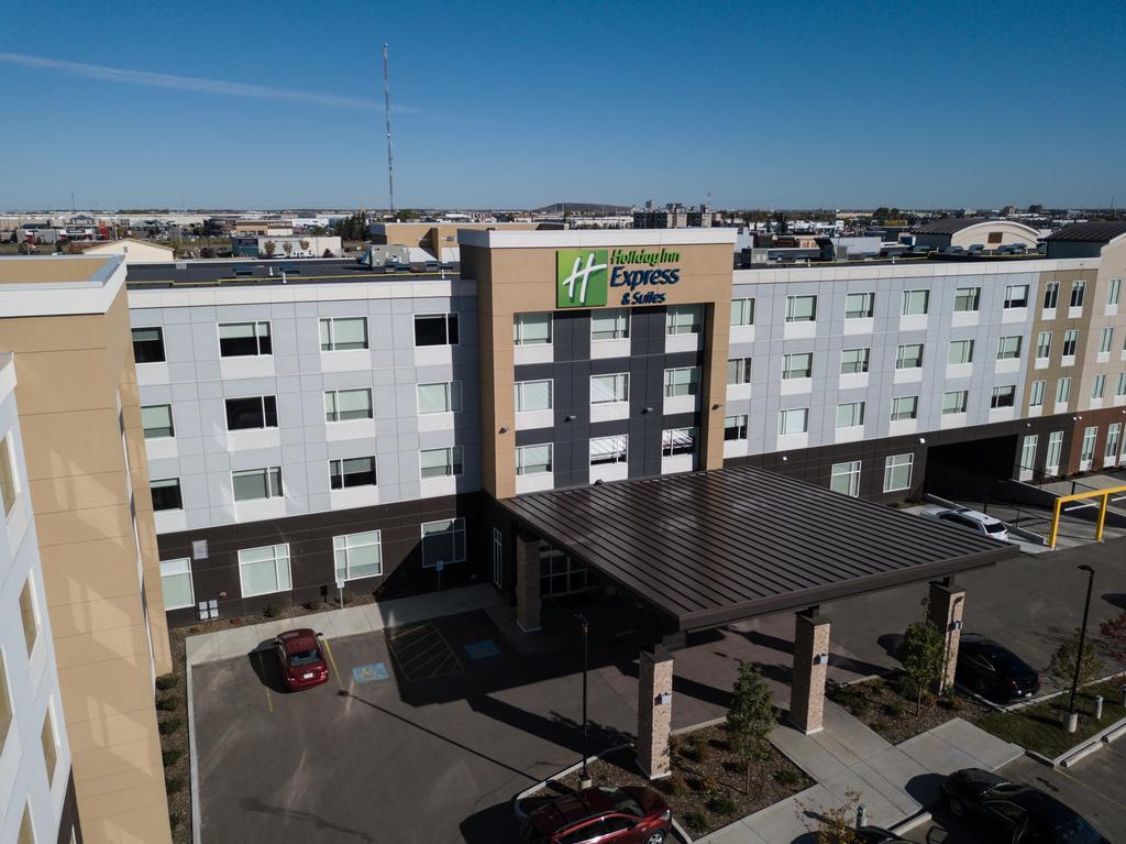 Holiday Inn Express & Suites - West Edmonton-Mall Area By Ihg Bagian luar foto