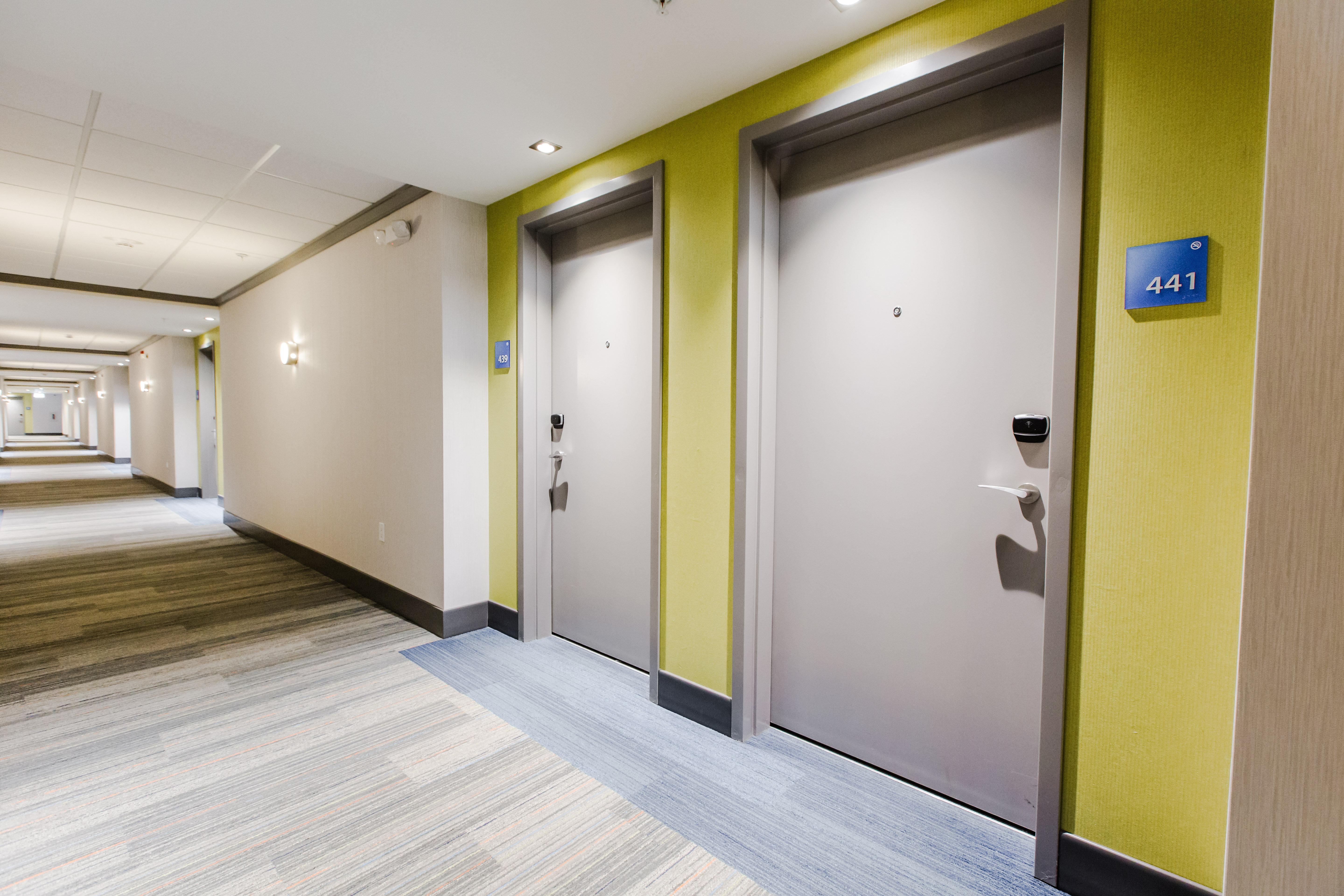 Holiday Inn Express & Suites - West Edmonton-Mall Area By Ihg Bagian luar foto