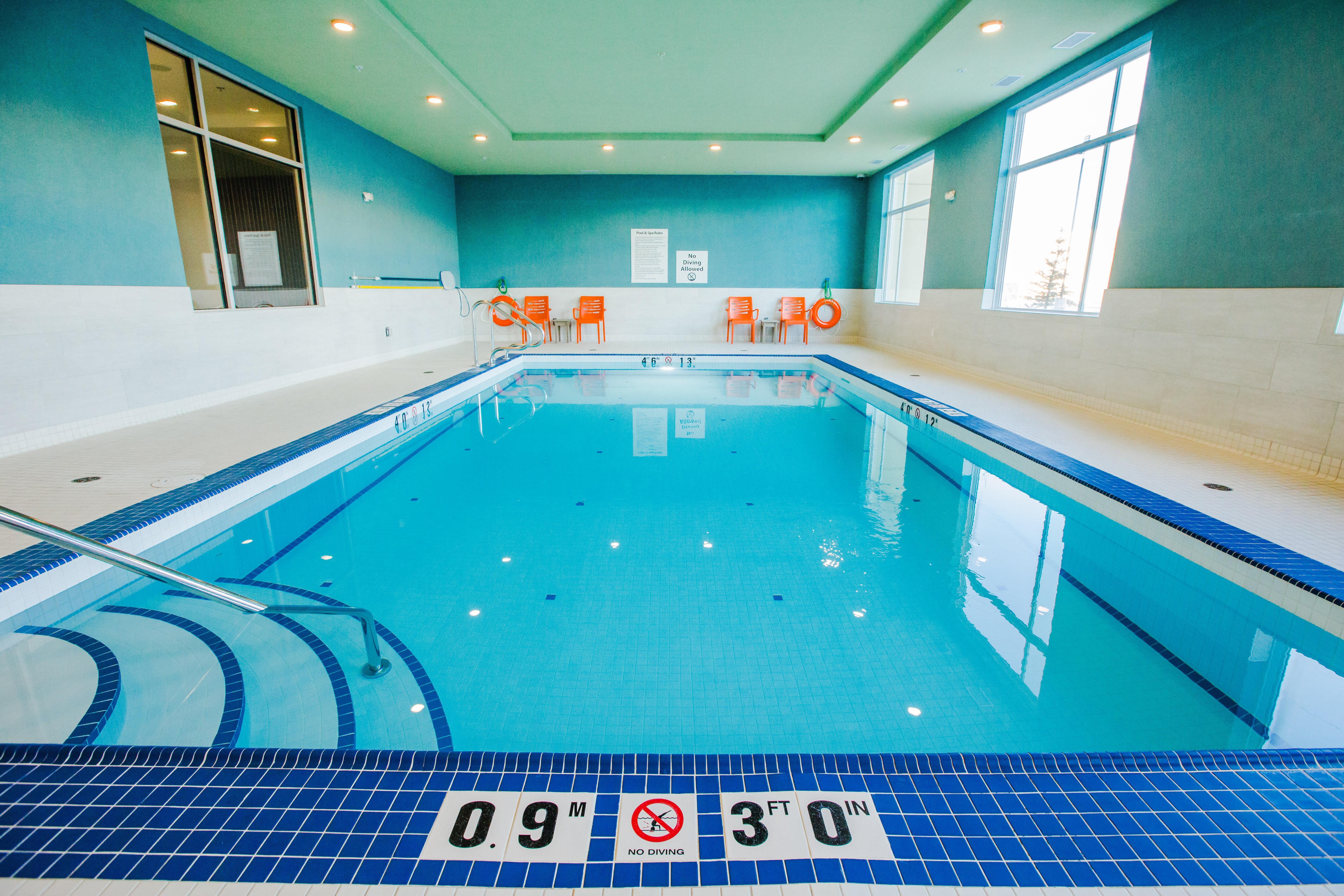Holiday Inn Express & Suites - West Edmonton-Mall Area By Ihg Bagian luar foto