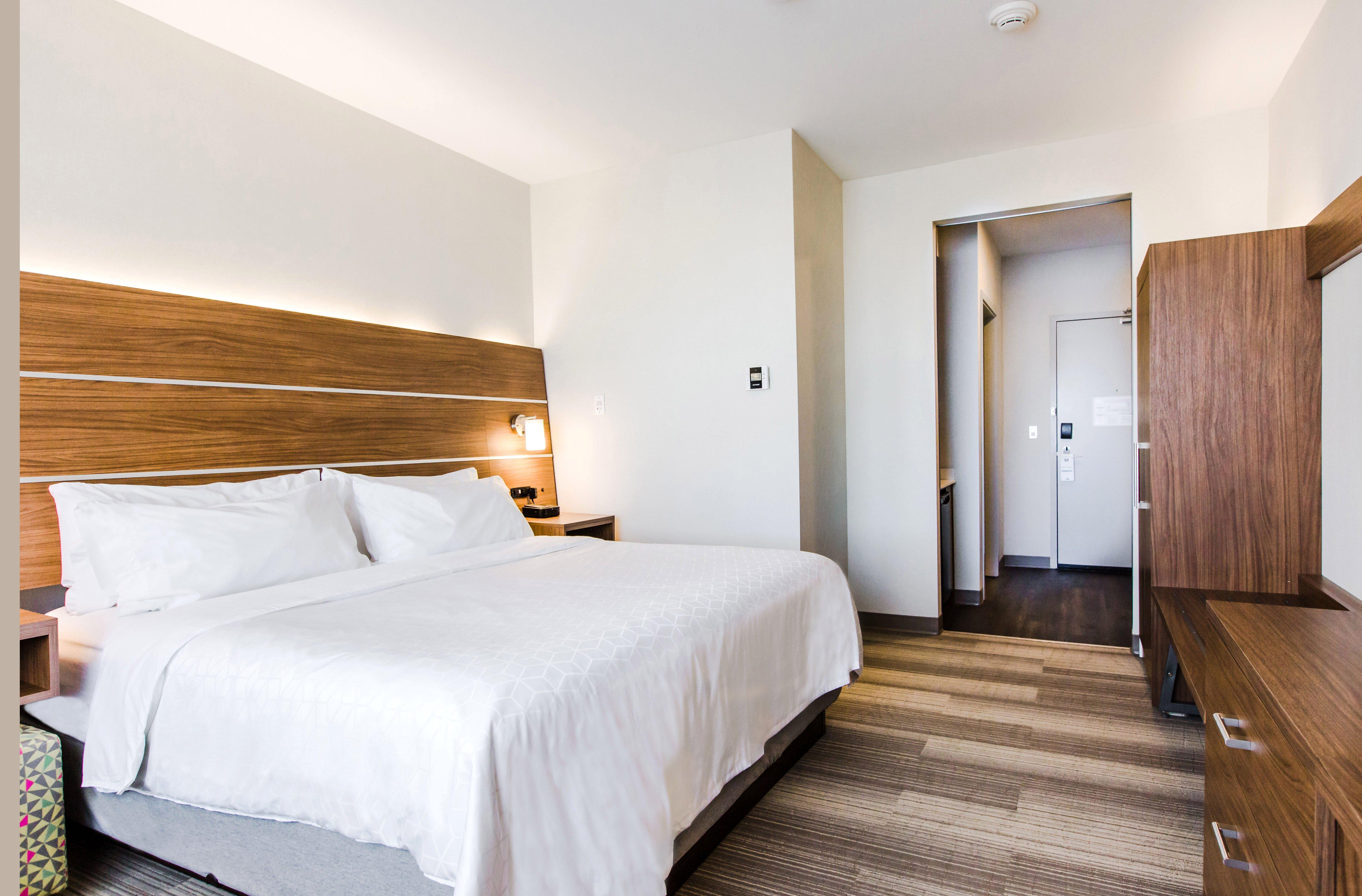 Holiday Inn Express & Suites - West Edmonton-Mall Area By Ihg Bagian luar foto