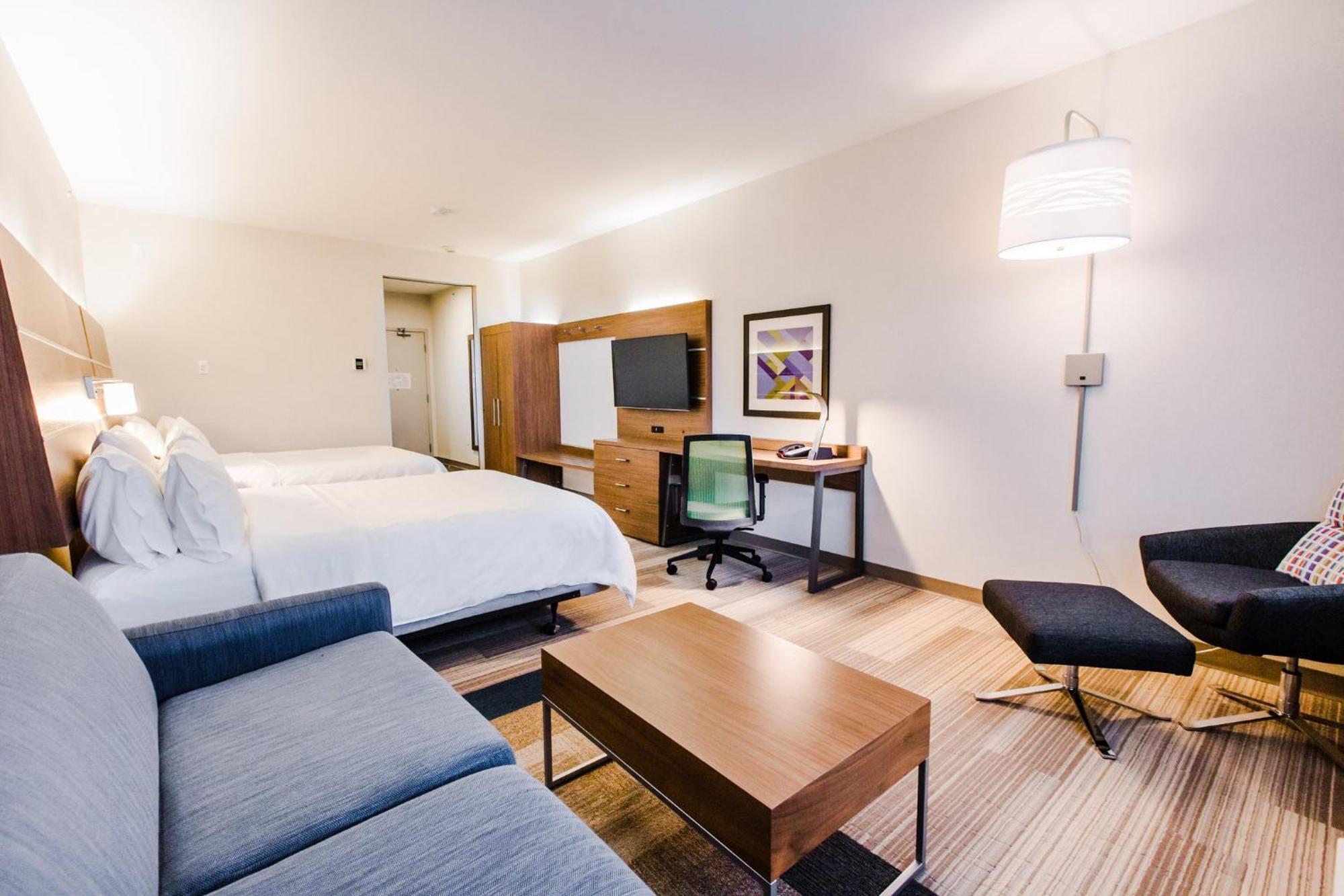 Holiday Inn Express & Suites - West Edmonton-Mall Area By Ihg Bagian luar foto