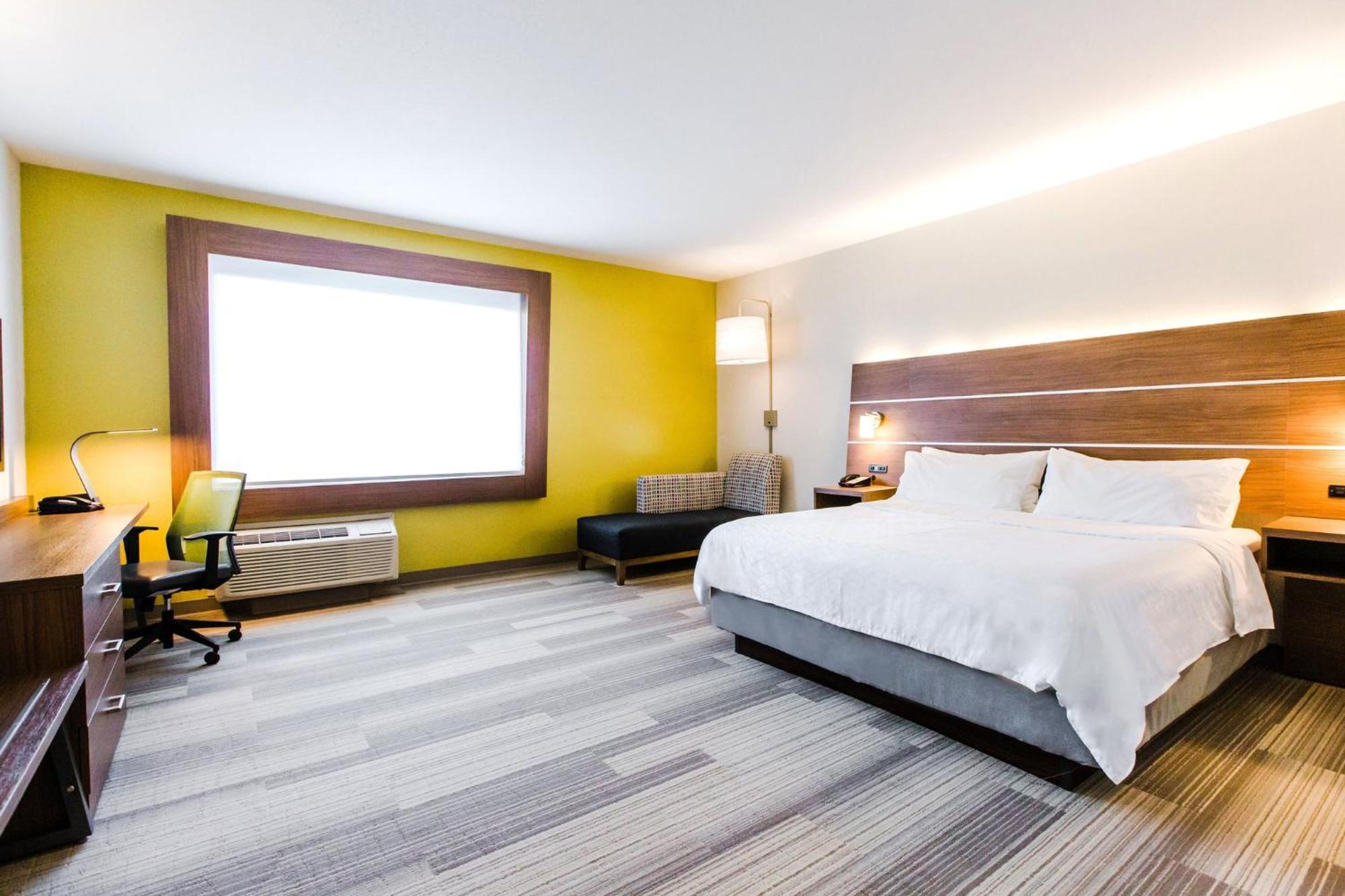 Holiday Inn Express & Suites - West Edmonton-Mall Area By Ihg Bagian luar foto